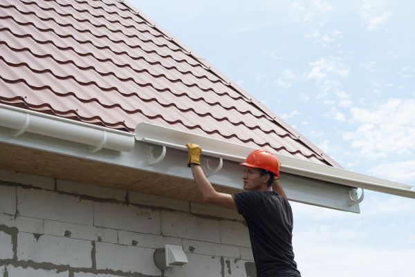 Rain Gutter Repair in Valencia