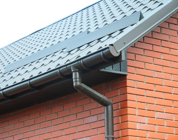 Roof Downspout Installation in Valencia