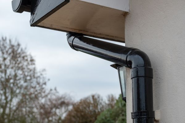 Cost of Downspout Installation in Valencia