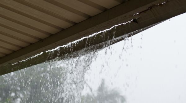 Leaking Gutter Repair in Valencia