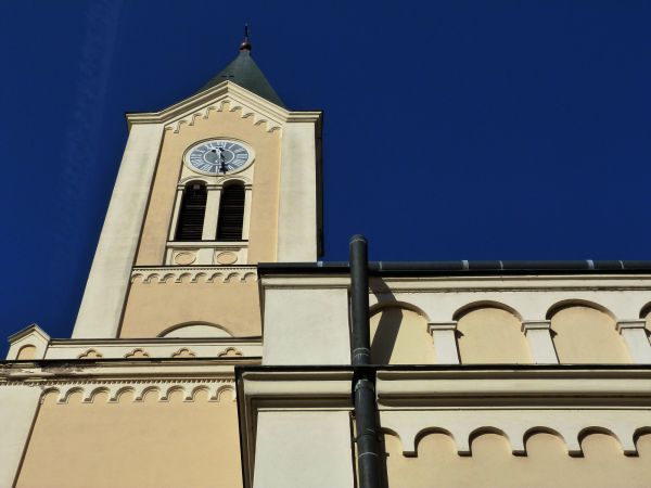 Church Gutter Installation in Valencia
